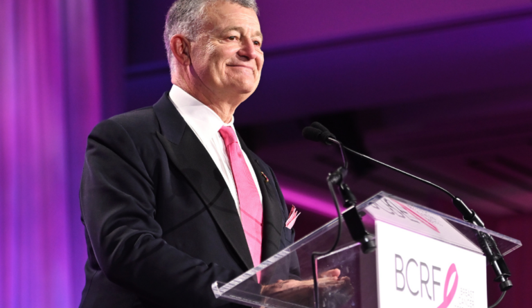 William Lauder receives the Evelyn H. Lauder Spirit of Philanthropy Award